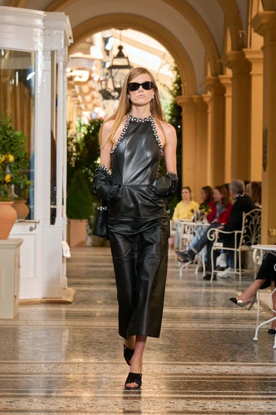 Look 66